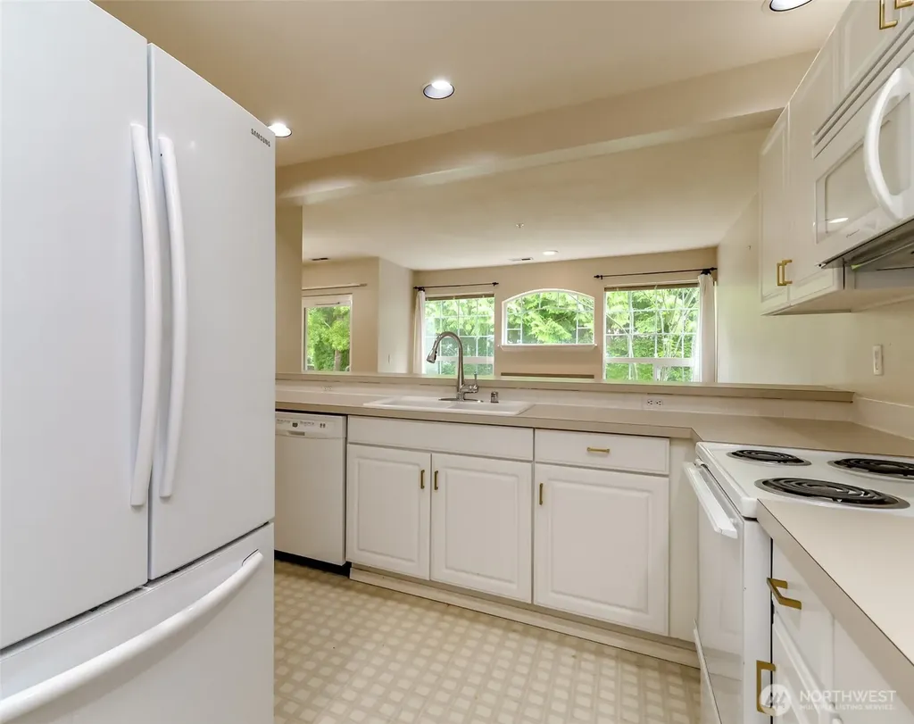 2037 S 368th Place Federal Way WA 98003