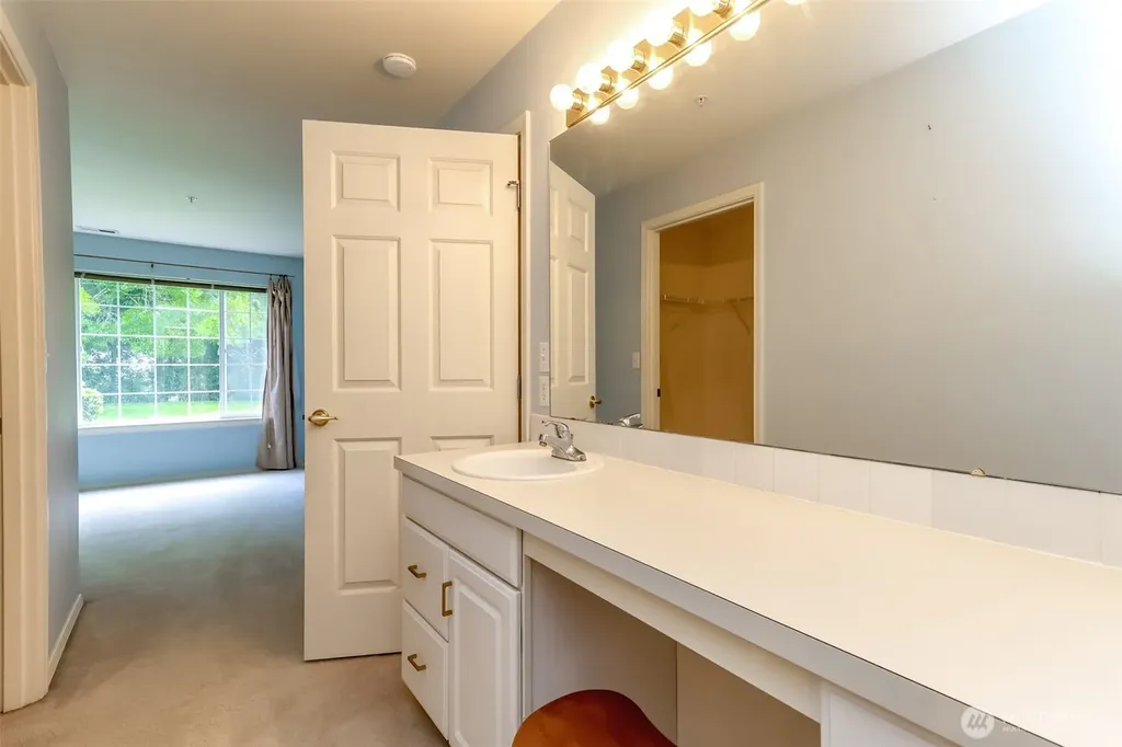 2037 S 368th Place Federal Way WA 98003