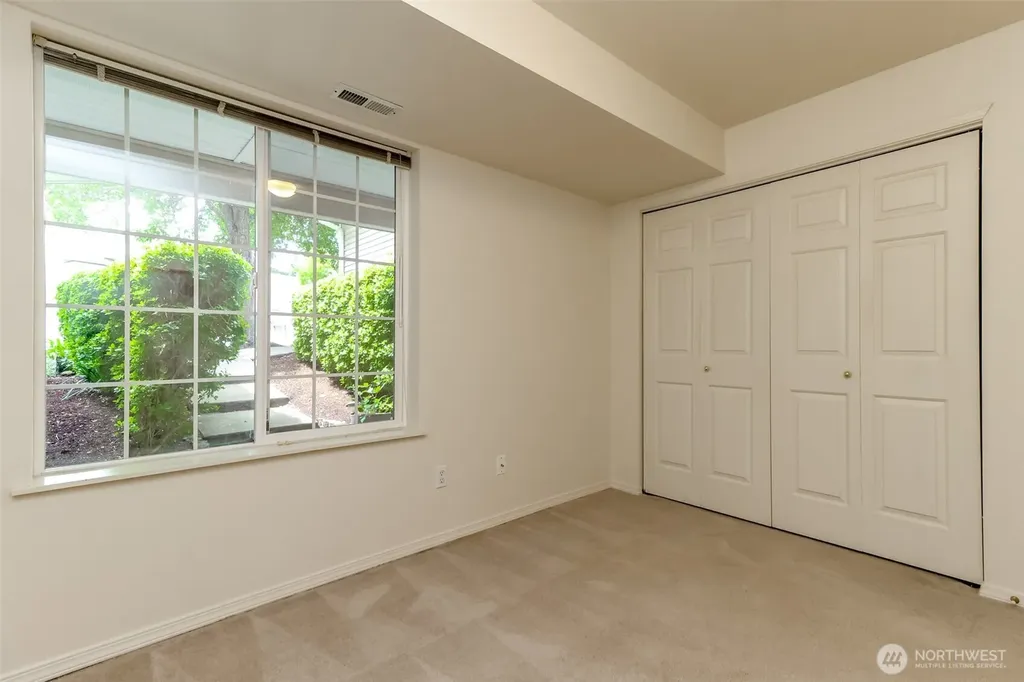 2037 S 368th Place Federal Way WA 98003