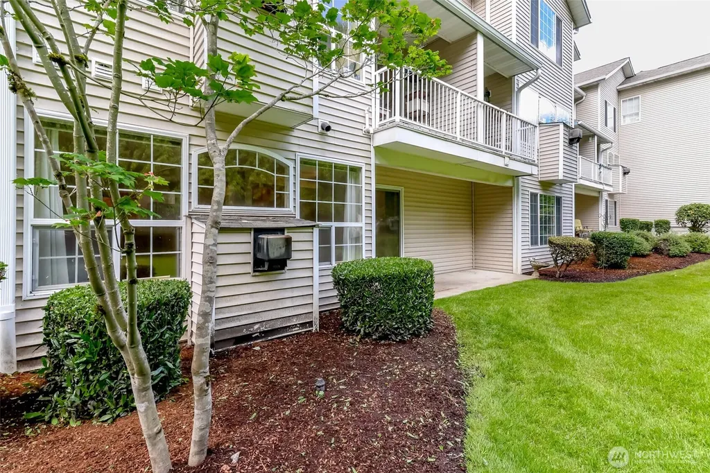 2037 S 368th Place Federal Way WA 98003