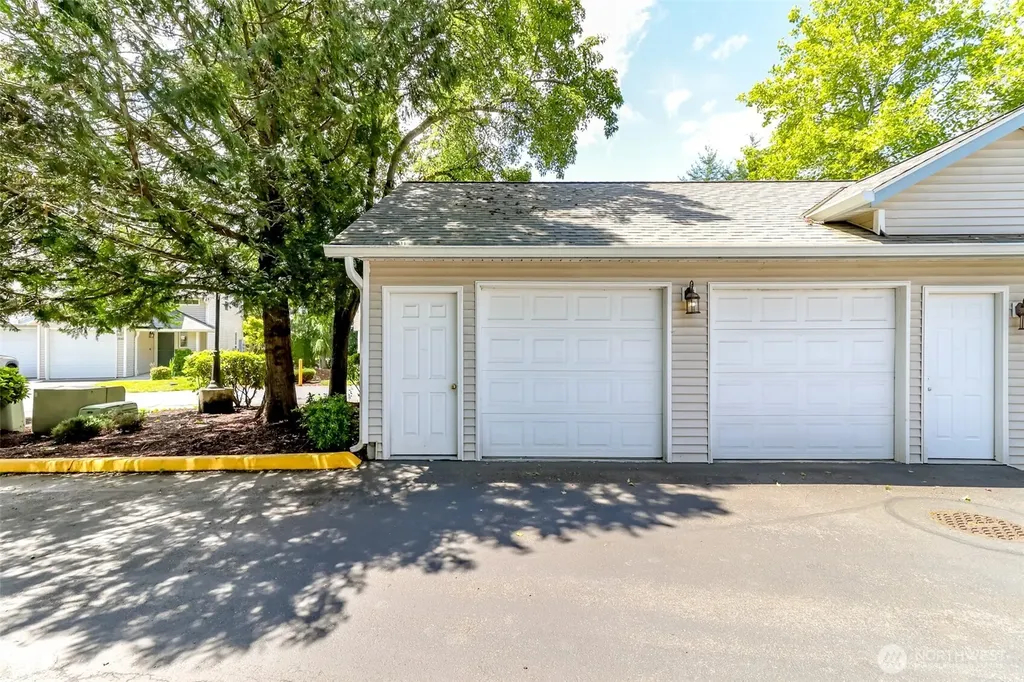 2037 S 368th Place Federal Way WA 98003