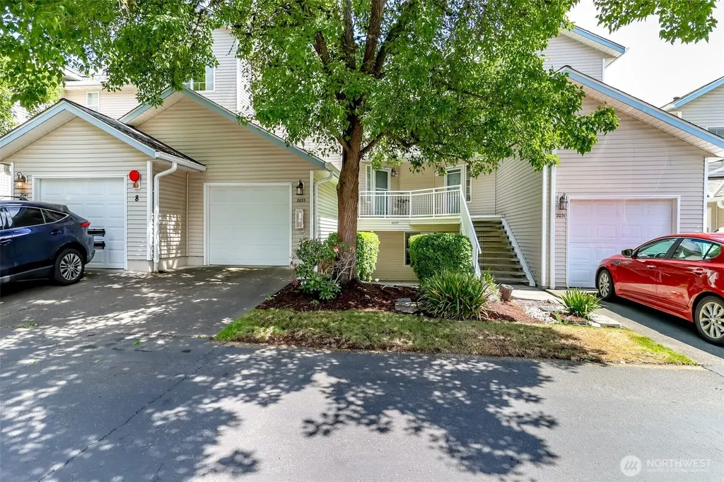 2037 S 368th Place Federal Way WA 98003