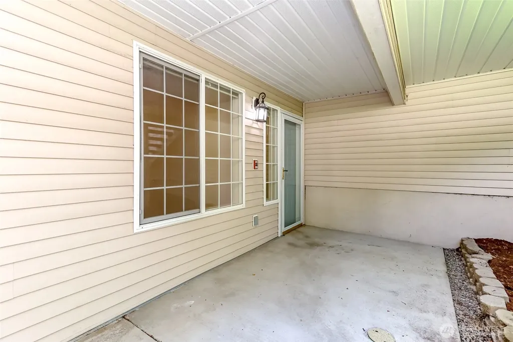 2037 S 368th Place Federal Way WA 98003