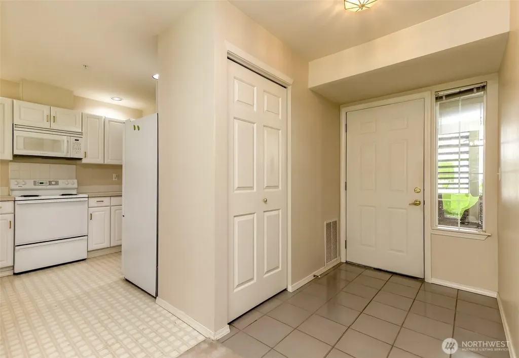 2037 S 368th Place Federal Way WA 98003