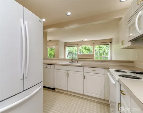 2037 S 368th Place Federal Way WA 98003