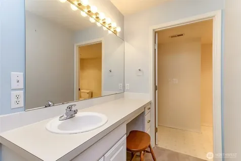 2037 S 368th Place Federal Way WA 98003