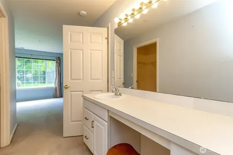 2037 S 368th Place Federal Way WA 98003