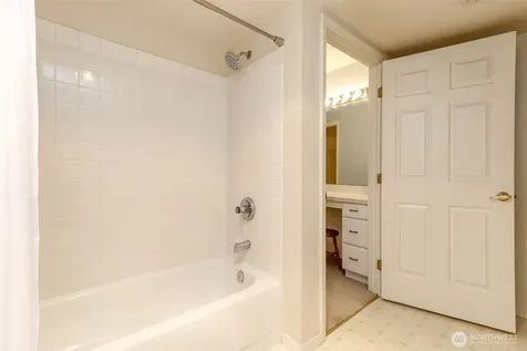 2037 S 368th Place Federal Way WA 98003
