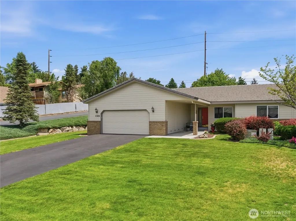 1380 Eastmont Avenue East Wenatchee WA 98802