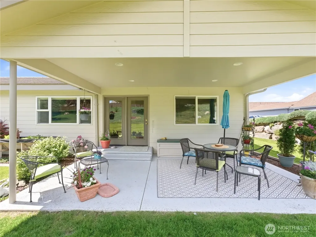 1380 Eastmont Avenue East Wenatchee WA 98802