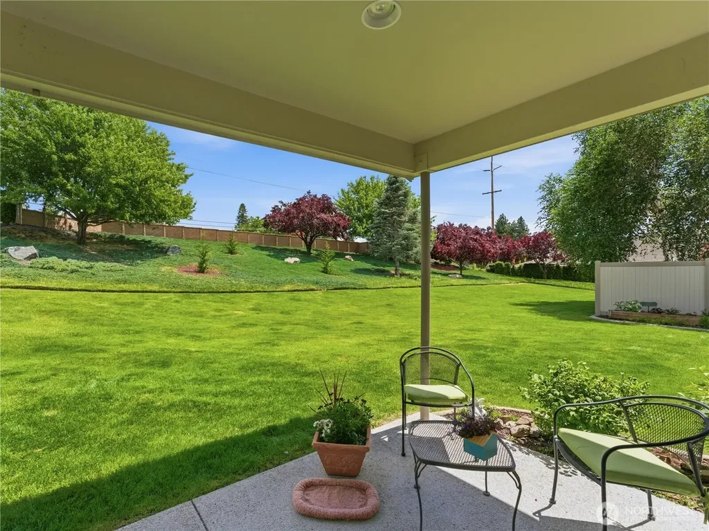 1380 Eastmont Avenue East Wenatchee WA 98802