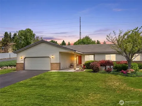 1380 Eastmont Avenue East Wenatchee WA 98802