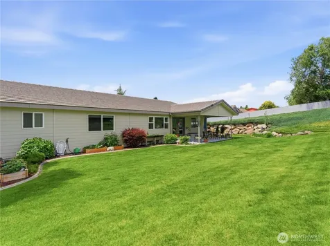 1380 Eastmont Avenue East Wenatchee WA 98802