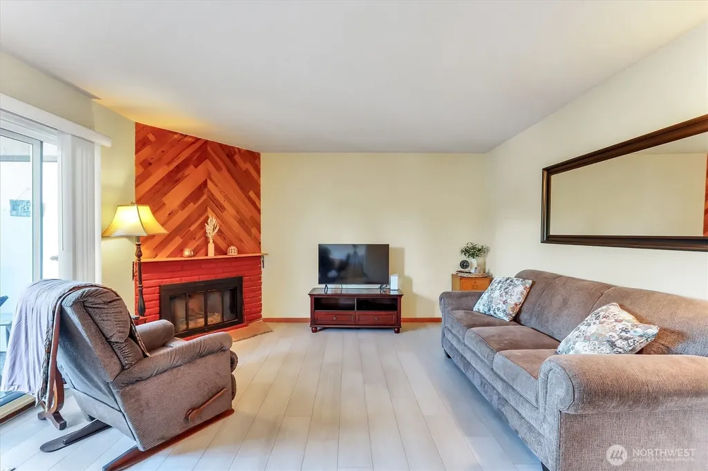323 75th Street SE Everett WA 98203