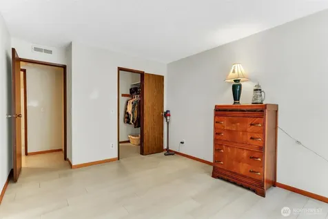323 75th Street SE Everett WA 98203