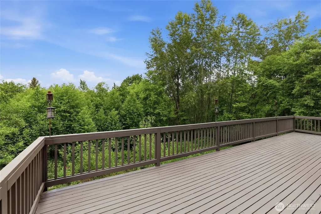 252 245th Place NE Sammamish WA 98074