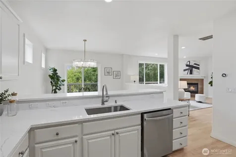 252 245th Place NE Sammamish WA 98074