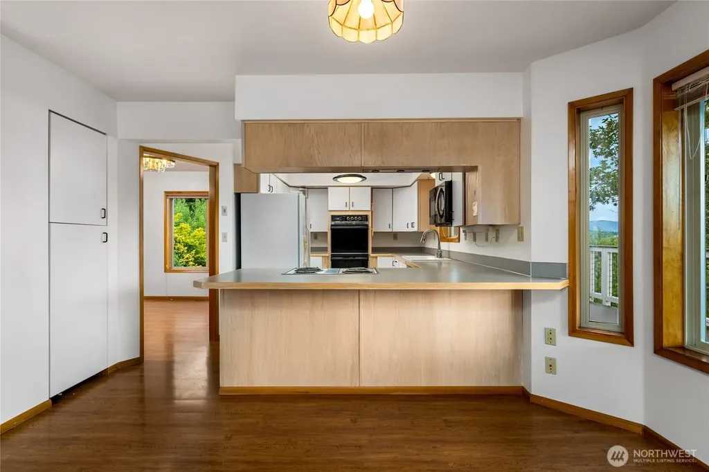 4351 Gooding Avenue Bellingham WA 98226