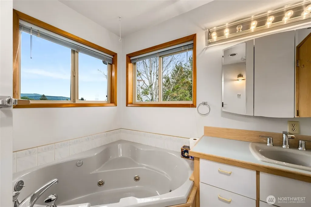 4351 Gooding Avenue Bellingham WA 98226