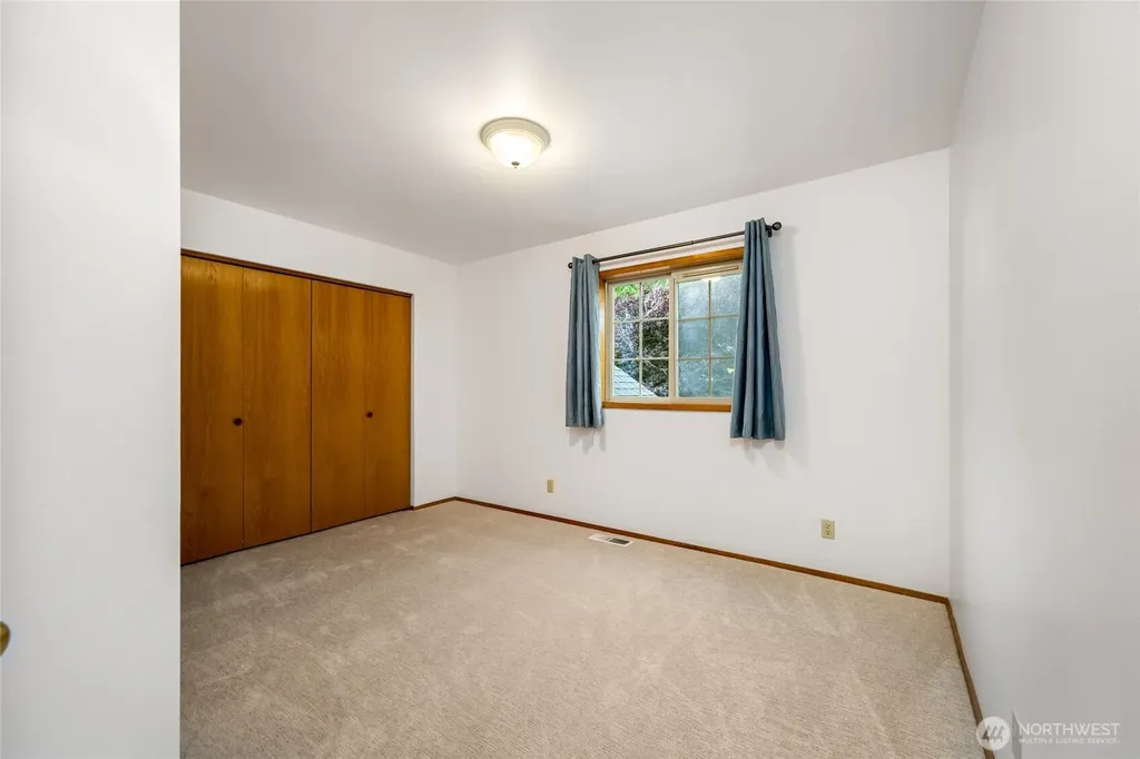 4351 Gooding Avenue Bellingham WA 98226