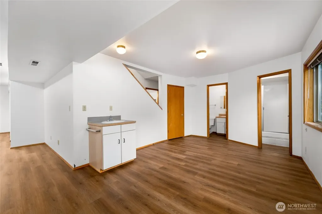 4351 Gooding Avenue Bellingham WA 98226
