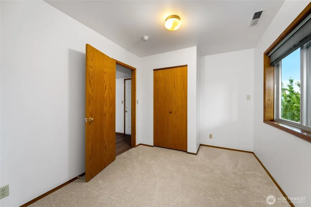 4351 Gooding Avenue Bellingham WA 98226