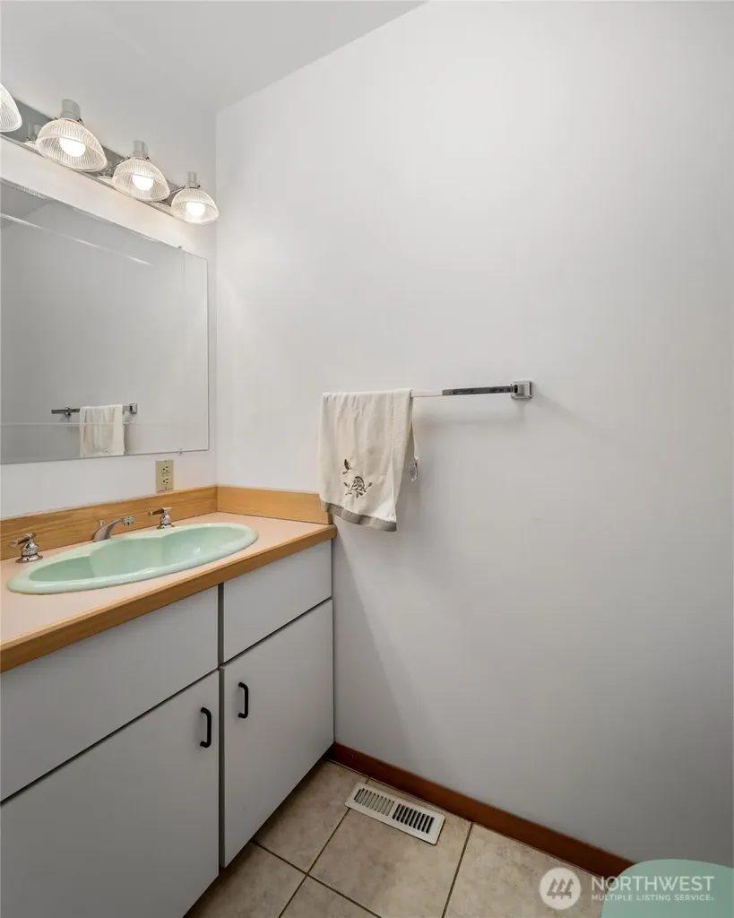 4351 Gooding Avenue Bellingham WA 98226