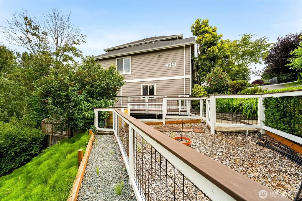4351 Gooding Avenue Bellingham WA 98226