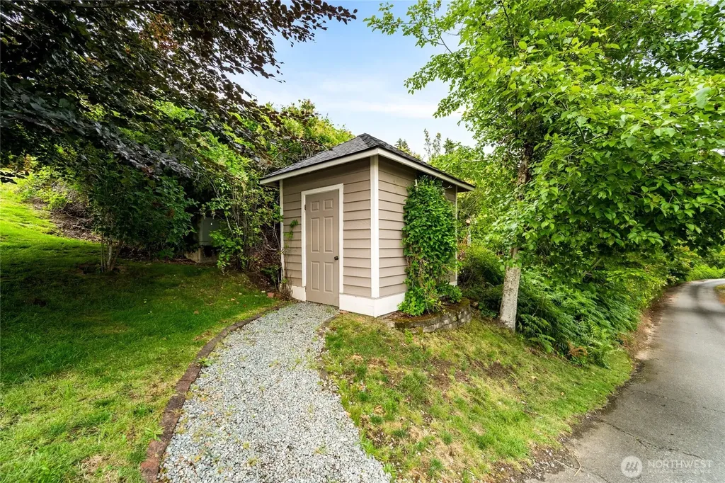 4351 Gooding Avenue Bellingham WA 98226