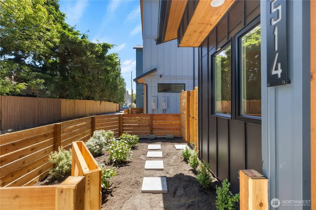 514 N 92nd Street Seattle WA 98103