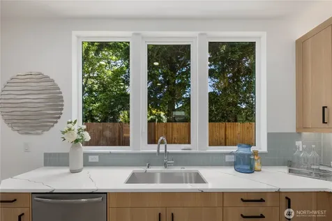 512 N 92nd Street Seattle WA 98103