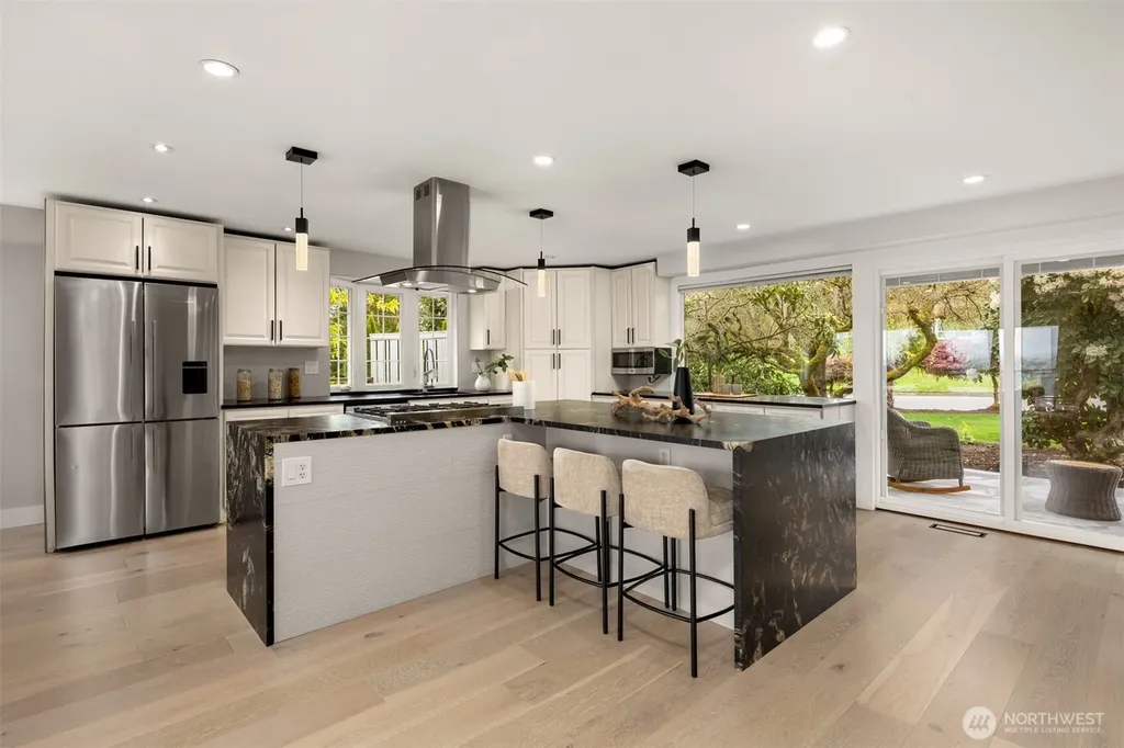 13720 94th Avenue NE Kirkland WA 98034