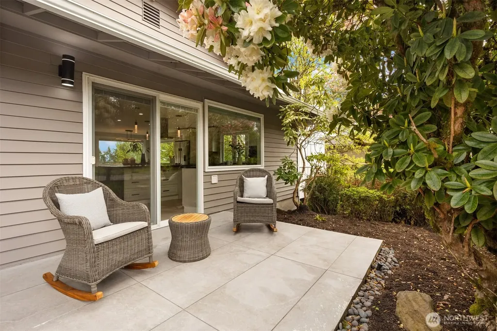 13720 94th Avenue NE Kirkland WA 98034