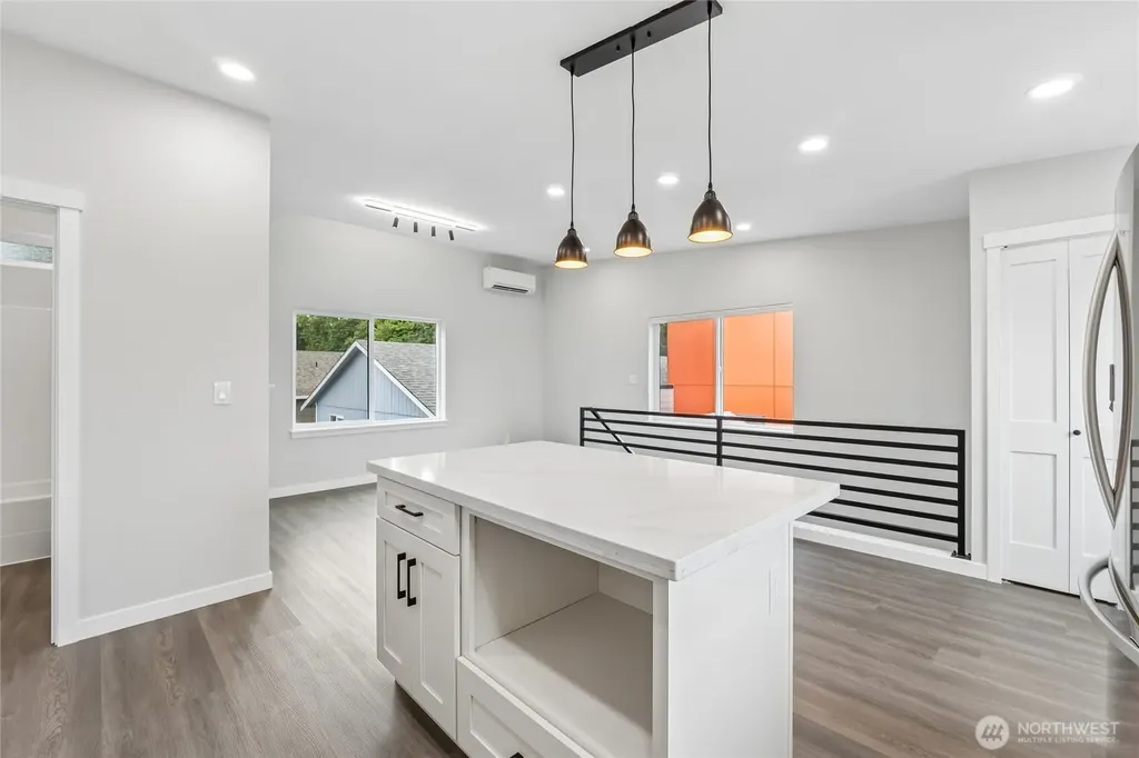 6025 47th Avenue S Seattle WA 98118