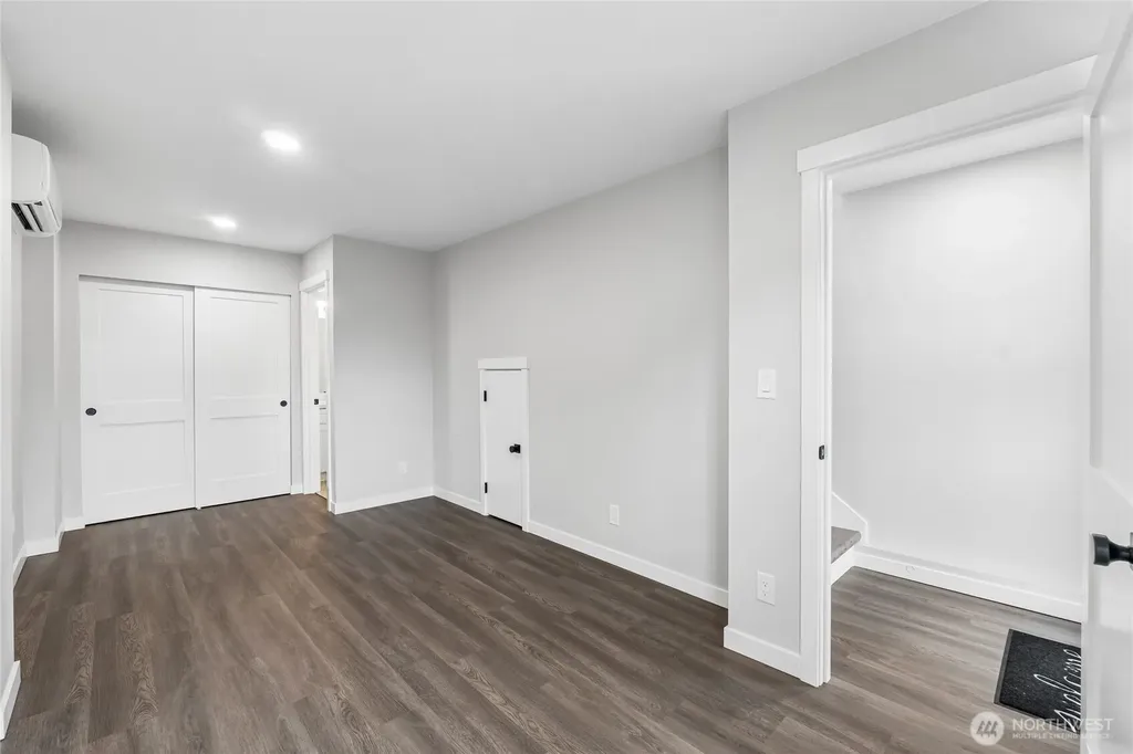 6025 47th Avenue S Seattle WA 98118