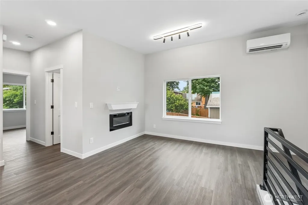 6025 47th Avenue S Seattle WA 98118