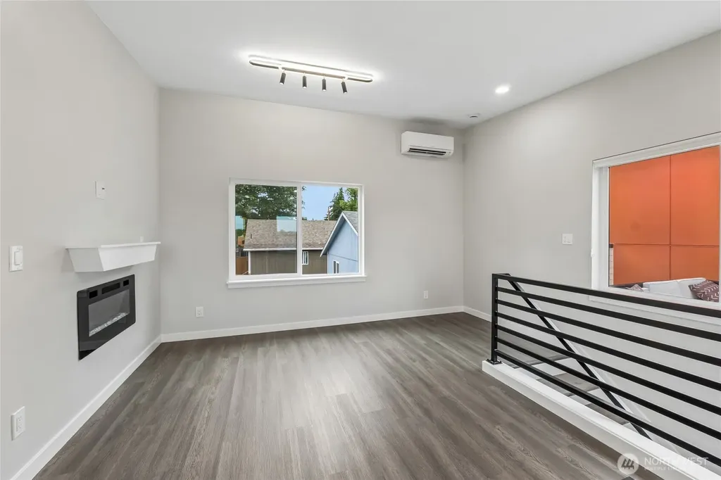 6025 47th Avenue S Seattle WA 98118