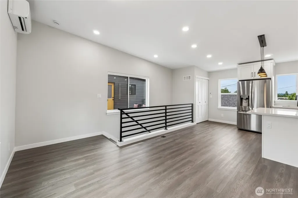 6025 47th Avenue S Seattle WA 98118