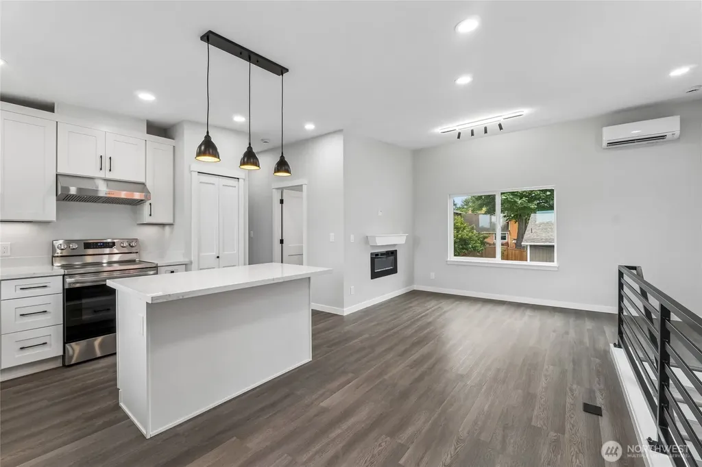 6025 47th Avenue S Seattle WA 98118