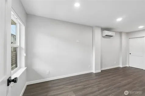 6025 47th Avenue S Seattle WA 98118