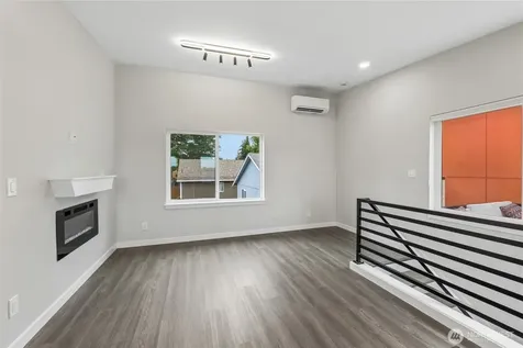 6025 47th Avenue S Seattle WA 98118