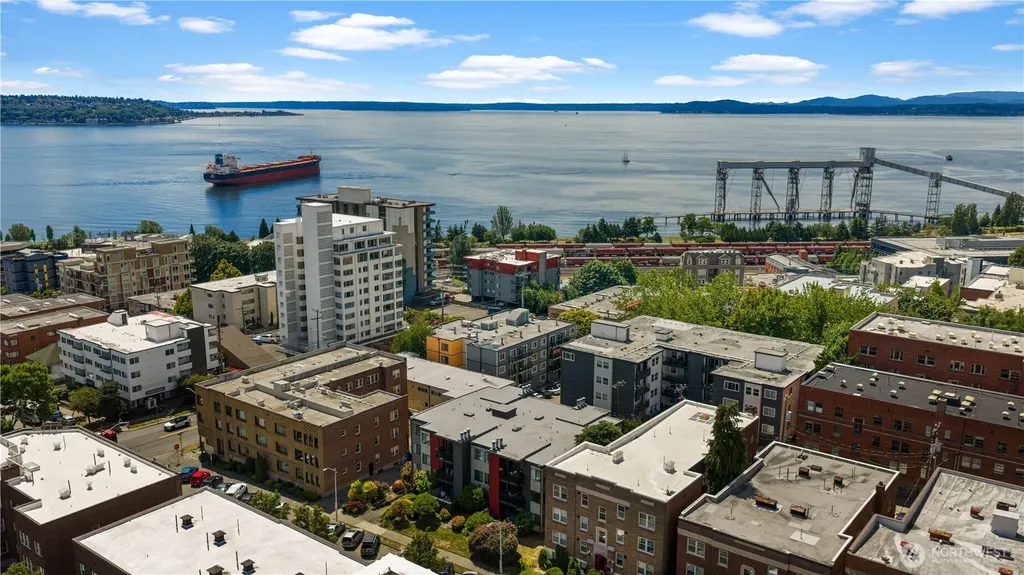 613 4th Avenue W Seattle WA 98119