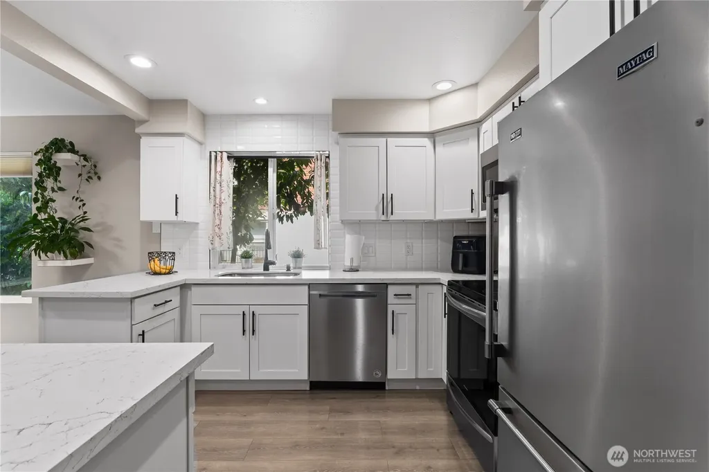 613 4th Avenue W Seattle WA 98119