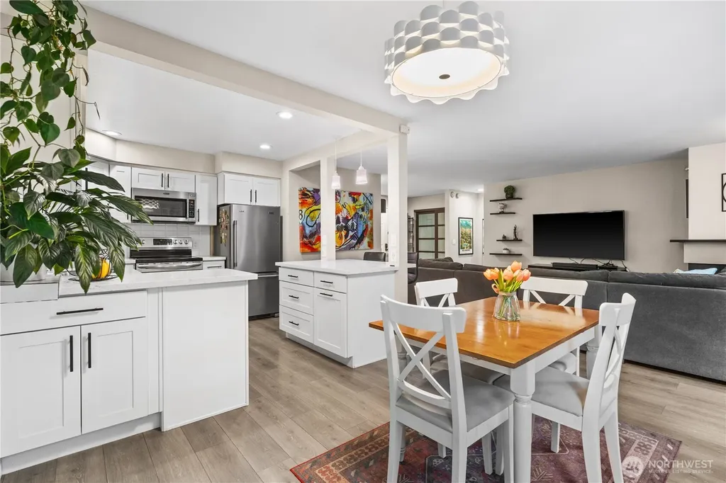 613 W 4th Avenue Seattle WA 98119
