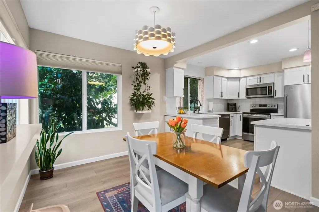 613 W 4th Avenue Seattle WA 98119