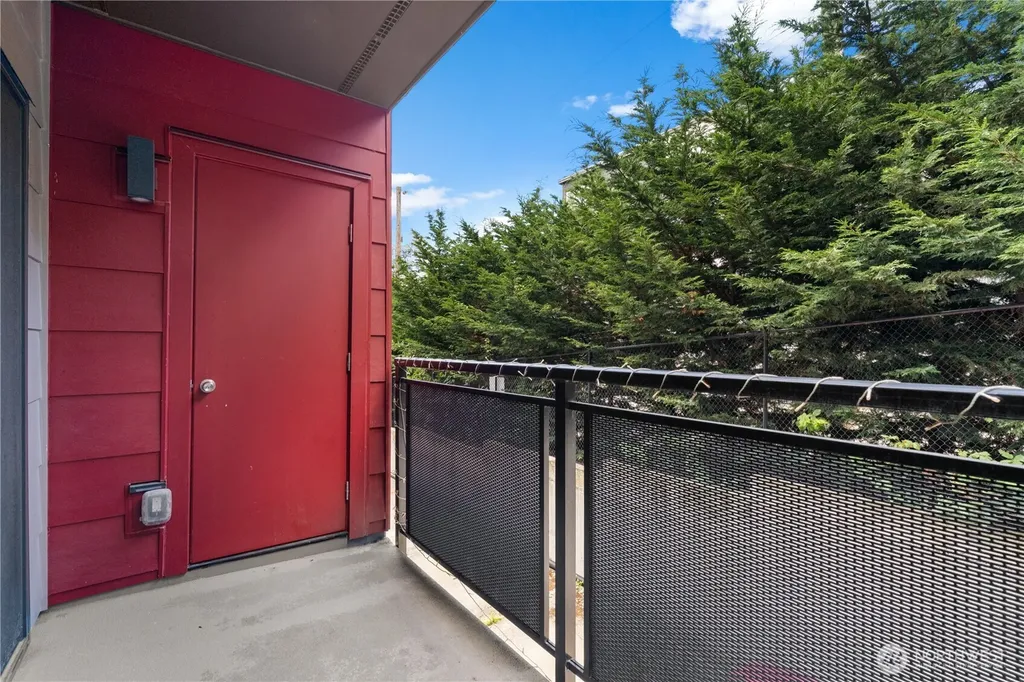 613 W 4th Avenue Seattle WA 98119