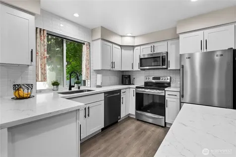 613 4th Avenue W Seattle WA 98119