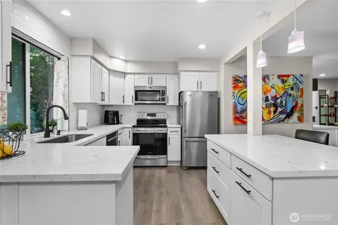613 4th Avenue W Seattle WA 98119