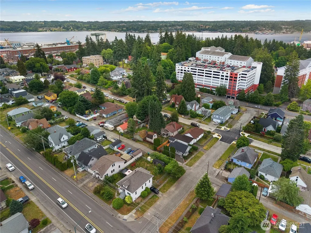 206 Hewitt Avenue Bremerton WA 98337