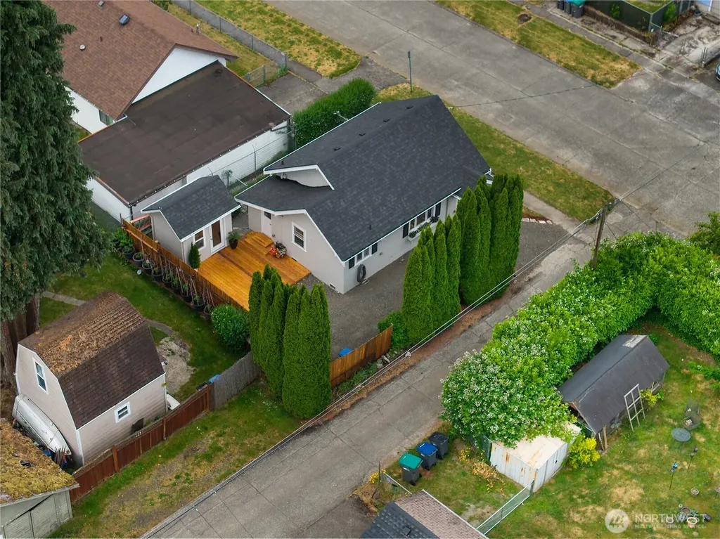 206 Hewitt Avenue Bremerton WA 98337